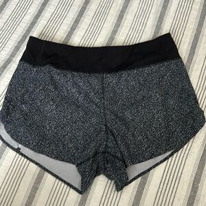 Athleta Run with it 3.5” short